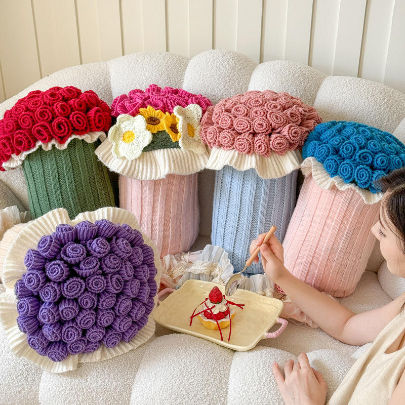 2-in-1 Floral Print Blanket & Pillow Set