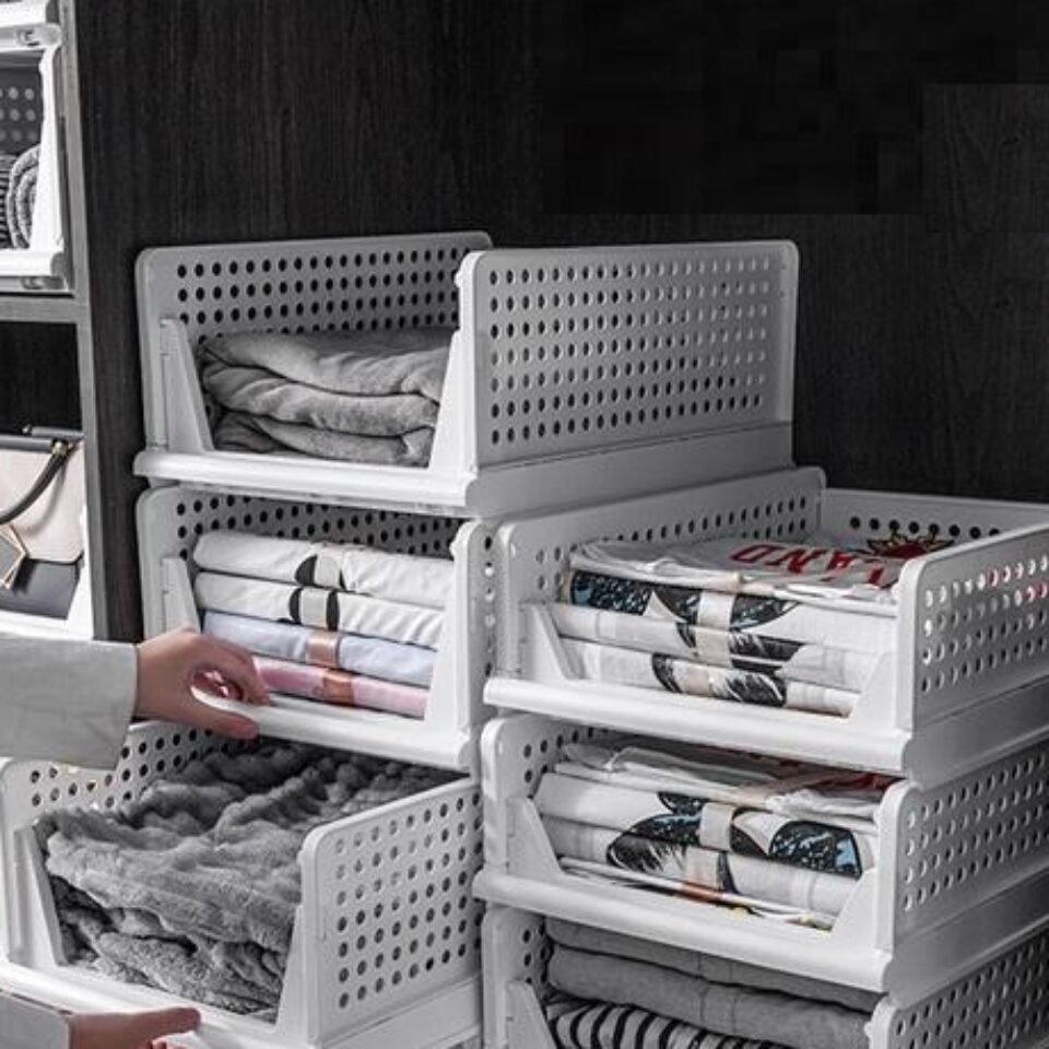 Pull-Out Wardrobe Shelf